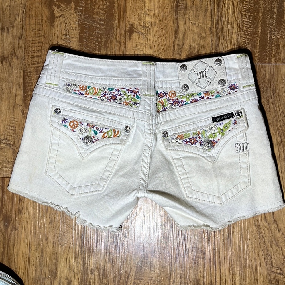 Size 27 Miss Me shorts